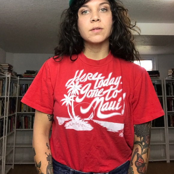 Vintage Tops - ‘Here Today...Gone To Maui’ Graphic Tee - B19